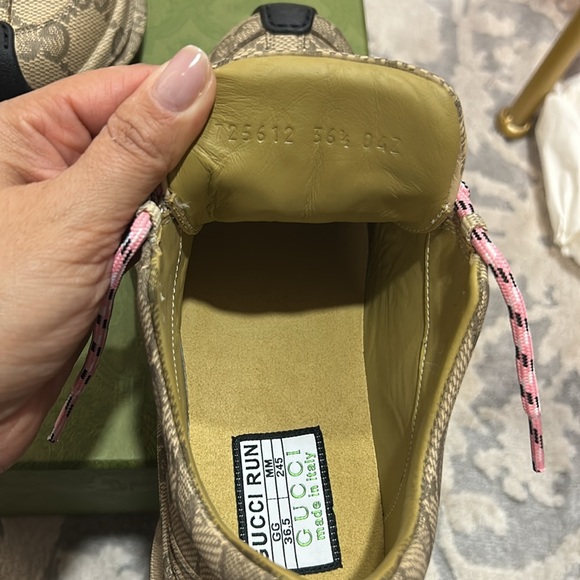 AUTHENTIC GUCCI Sneakers - Picture 9 of 12